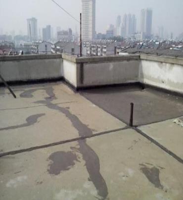 聊城市漏水维修 楼顶漏水是什么原因，楼顶漏水维修方法是什么?